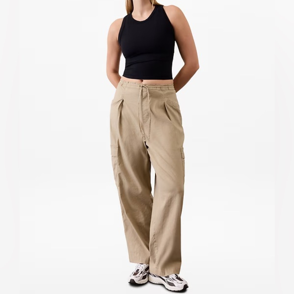 Athleta Paradise Straight Leg Cargo Pant NWT Size Medium